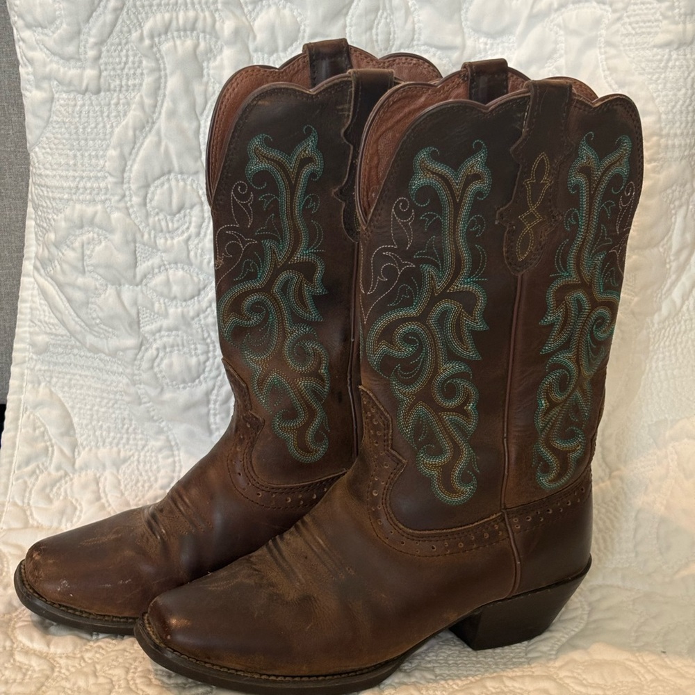 Justin Boots Chestnut and Turquoise Cowgirl/Cowboy Boots